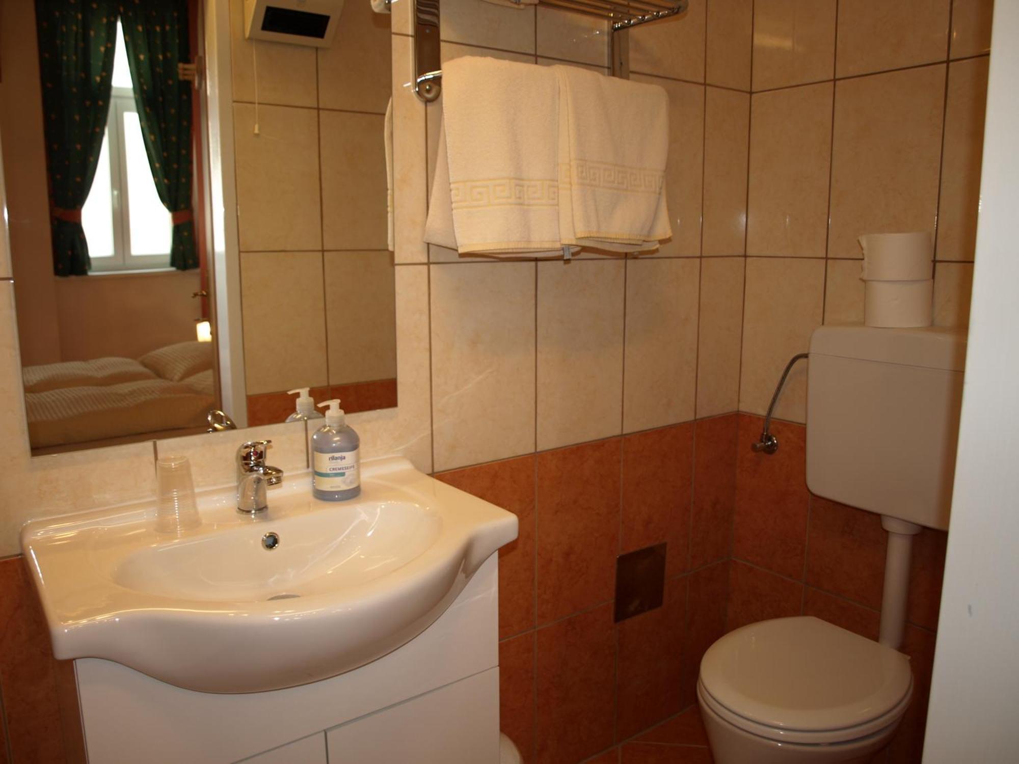 Pension Tal Studios Виена Екстериор снимка